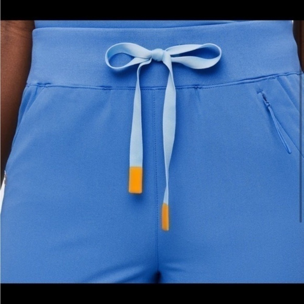 FIGS Women's Royal Blue Scrub Set - Picture 3 of 5